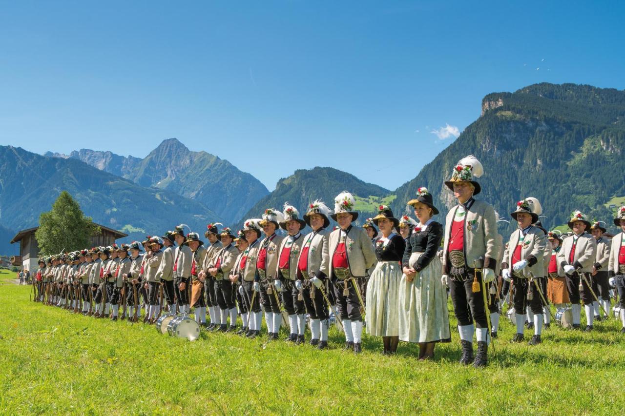 Der Siegeler B&B - This Lifestylehotel Rocks Mayrhofen Eksteriør billede